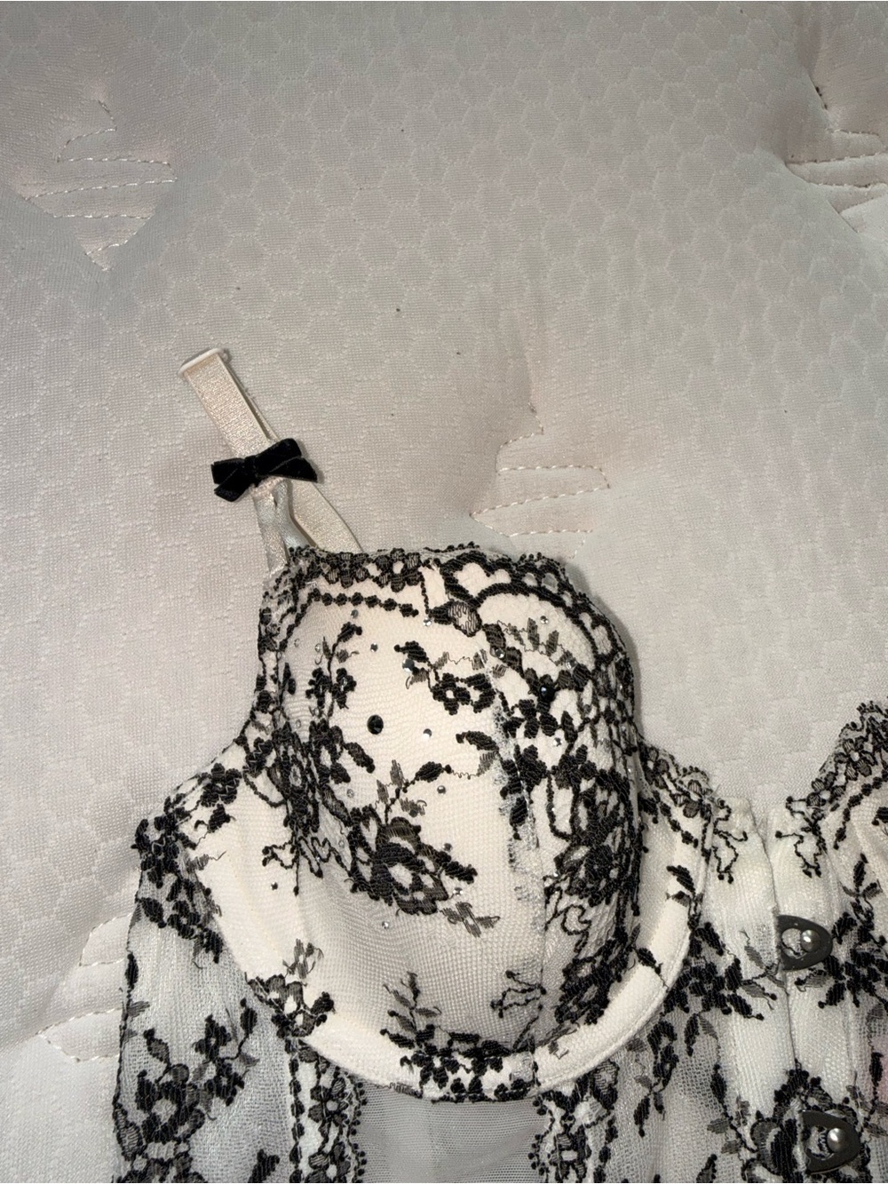Victoria's Secret White Bustier with Black Lace Overlay 34B whimsical goth - Picture 3 of 9